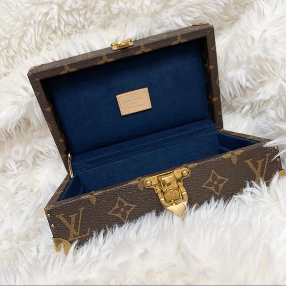 Louis Vuitton trunk case 💕 - Picture 6 of 8